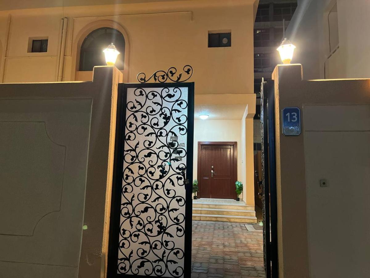 The Villa Hostel - By Lunar อาบูดาบี ภายนอก รูปภาพ