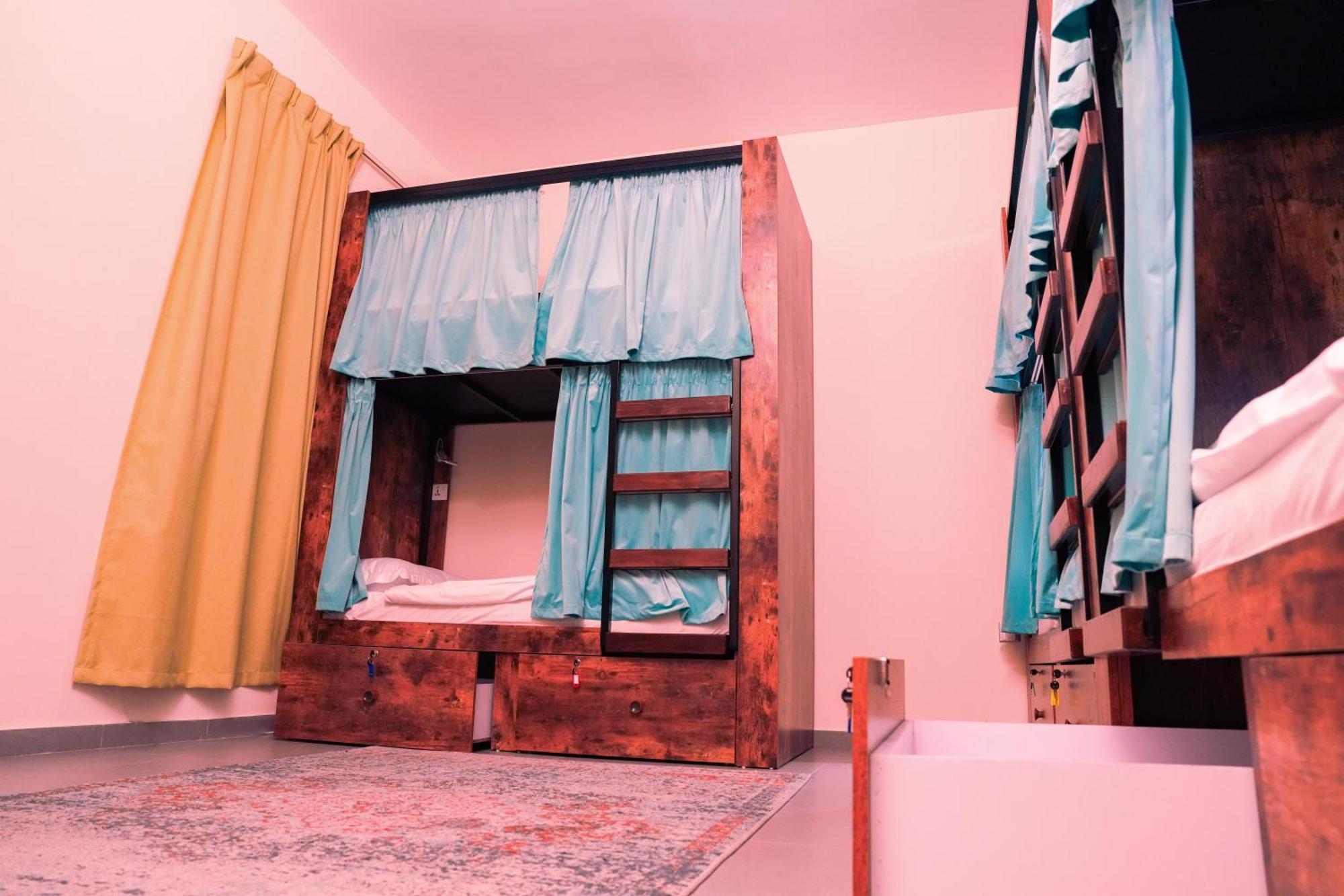 The Villa Hostel - By Lunar อาบูดาบี ภายนอก รูปภาพ