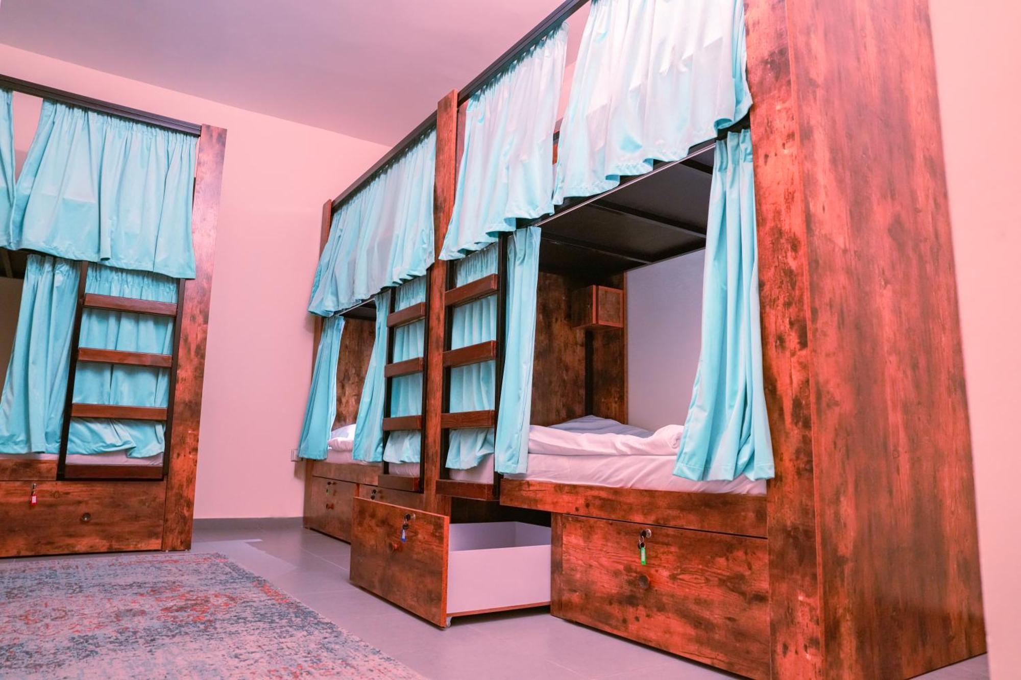 The Villa Hostel - By Lunar อาบูดาบี ภายนอก รูปภาพ
