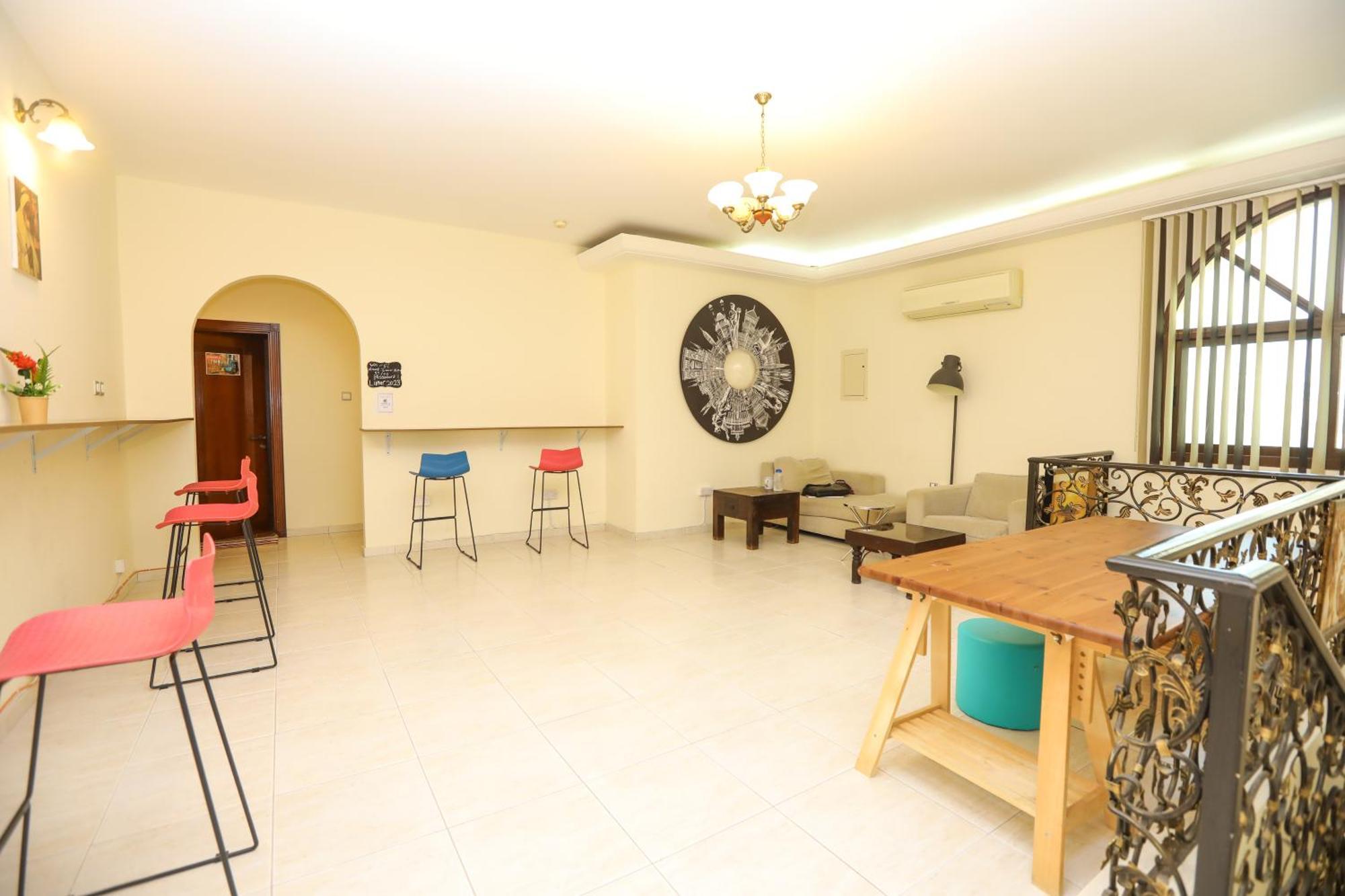 The Villa Hostel - By Lunar อาบูดาบี ภายนอก รูปภาพ